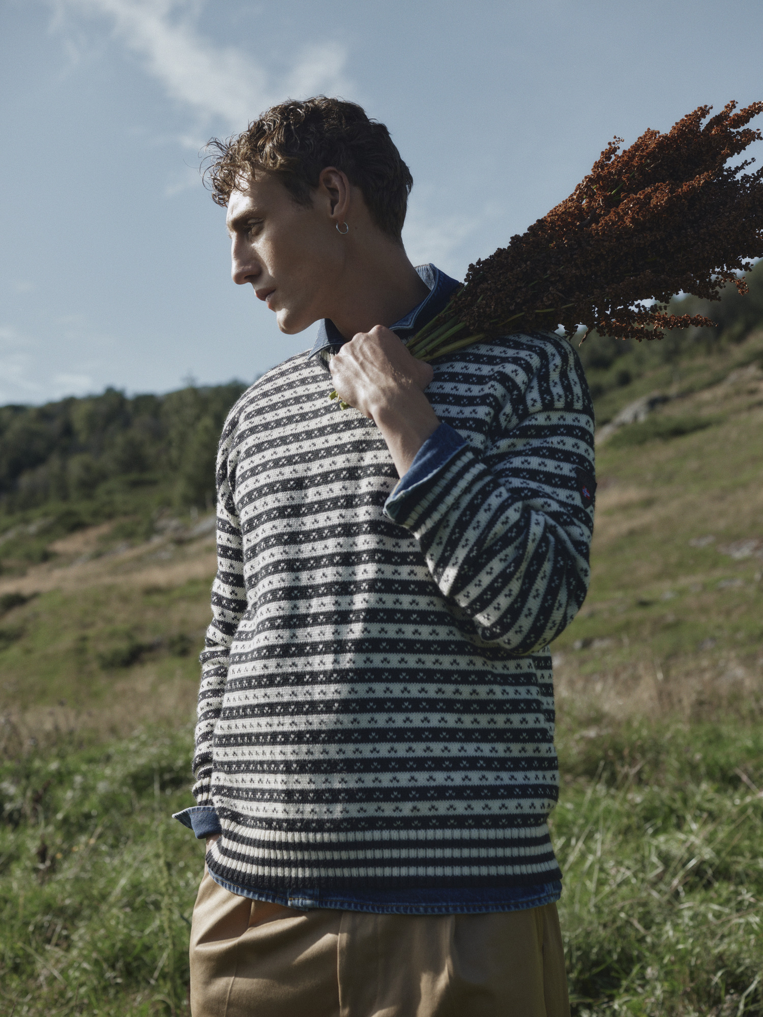 Skipsleia Unisex Sweater Black Offwhite